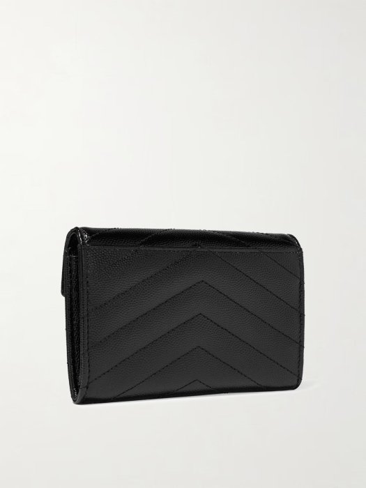 【YSL】專櫃經典款MONOGRAM系列V字縫線魚子醬牛皮金屬LOGO暗釦零錢包/手拿包(金色金屬)