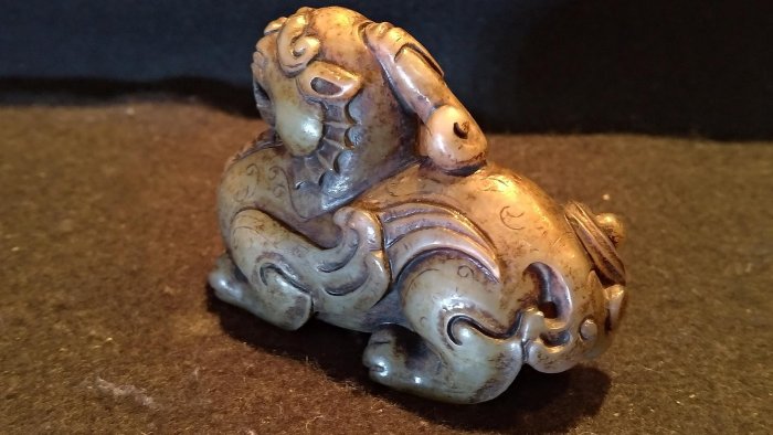 中古 和田玉 辟邪彫刻 瑞獣手把件 中国古玩 玉器細工 飾り玉 CL0099 中古 和田玉 辟邪彫刻 瑞獣手把件 中国古玩 玉器細工 飾り玉 CL0099