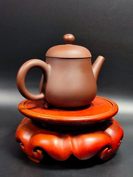 早期紫砂壺#59 - 手拉胚素面壺（名家：陳東鑄）附簽名證書、盒裝（宜興