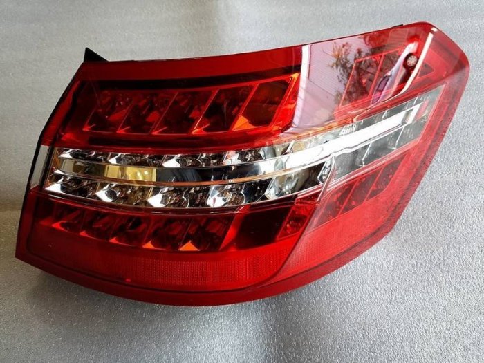 賓士 E-class W212 09後 德國製 ULO LED後燈總成 尾燈 單邊 歐規