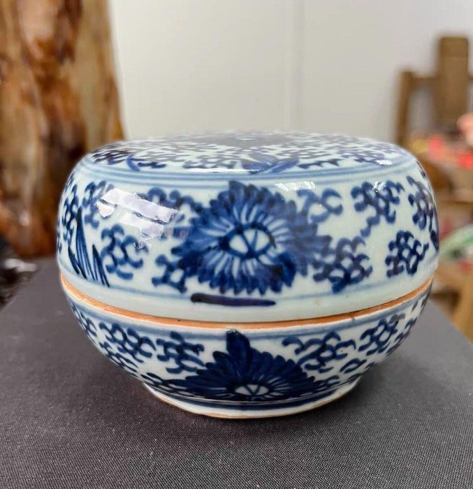嚴選清雍正青花太陽花卉粉盒，口徑10公分高6公分，三件套釉色純正宜