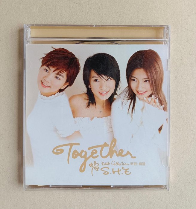 S.H.E SHE 美麗新世界 台湾盤CD+VCD 新品未開封 S.H.E SHE 美麗新世界 台湾盤CD+VCD 新品未開封 S.H.E SHE 美麗