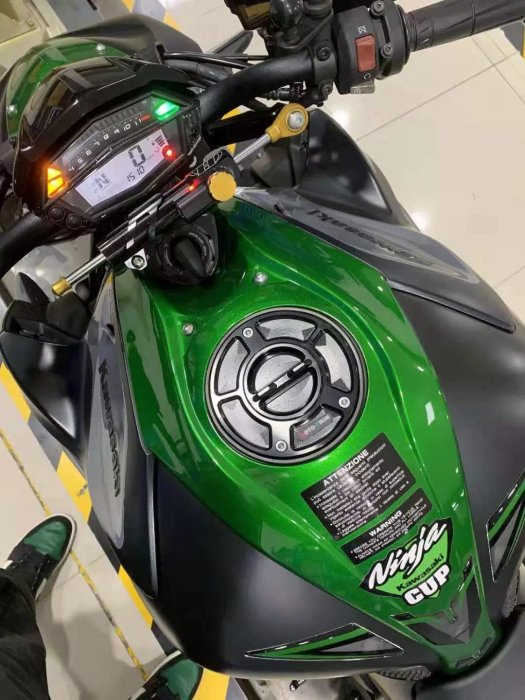 kawasaki/川崎Z1000改裝競技快拆油箱蓋 輕量化快拆油箱