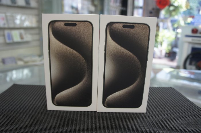 全新未拆 iphone 15 pro max 512GB 台灣公司貨