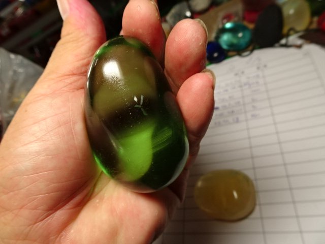 藍晶寶石玉石特賣→〈拋亮原石系列→天然櫻花綠琉璃石+極光蛋白