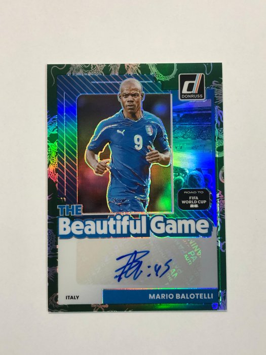Mario Balotelli 2025-26 Donruss FIFA 世界杯 Dragon Auto 限量99張龍版簽名卡 (如圖)