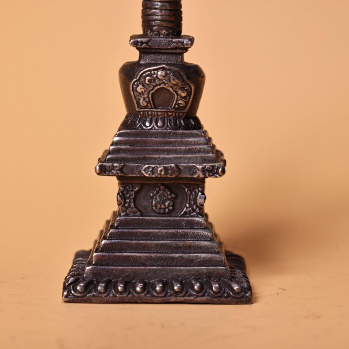 中国古美術・旧蔵品・純銅製・高浮彫・錾刻・鎏銀・八宝紋 盤龍 首飾箱・置物・茶道 珍品舊藏收純銅全銅高浮雕鏨刻鎏銀佛塔工藝精湛款式精美重300克高10