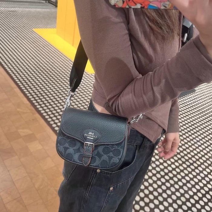 【小怡代購】全新 COACH CQ187 CP002 CR257 新款女士馬鞍包 單肩斜挎 側揹包 斜背翻蓋女包 附購證