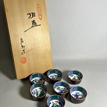 古玩輕鬆拍】老日本九谷燒青郊造色繪七福神紋瓷杯/酒杯7入一套齊全組附