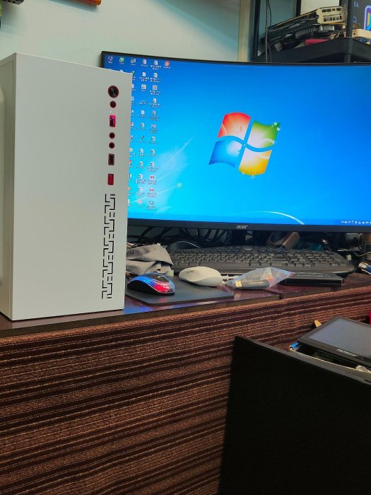 二手電腦主機- IntelCore i5-6400-3300 MHz(LGA1151)-(正四核)(全新機殼)-2