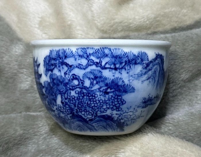 嚴選手繪 青花山水圖案樓閣造型缸 磁器 陶器 染付 美術品・アンティーク・