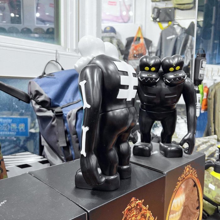 希望商店】NEIGHBORHOOD BOUNTY HUNTER.SKULLS-KUN 22AW 聯名雙頭公仔