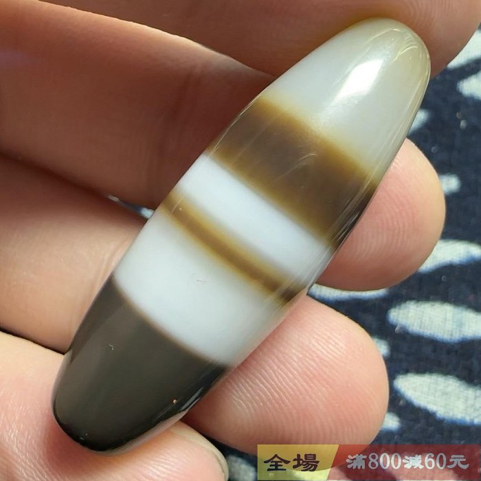 纏絲瑪瑙天珠顏色非常高級溫暖隨和尺寸39.8×13mm 編號z49【麒麟古玩