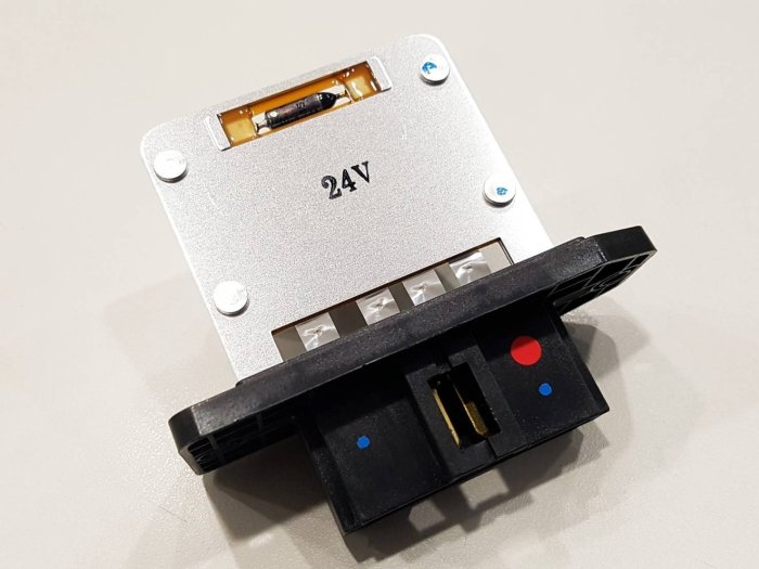 三菱 FUSO 堅達 2007後 冷氣風箱電阻 OEM 24V 4PIN