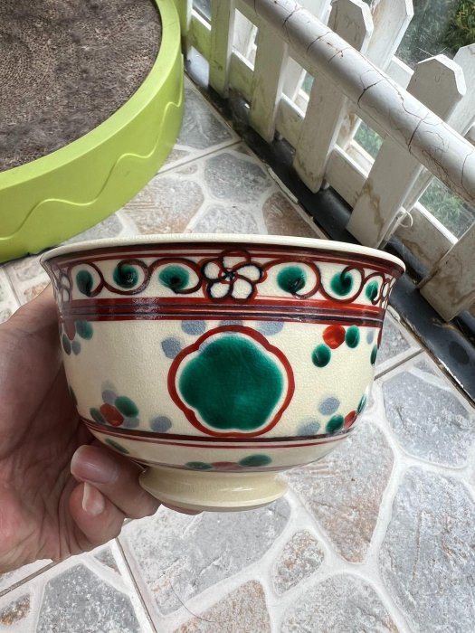 日本清閑寺窯杉田祥平造赤繪壽字茶碗簡約流暢，清新雅致品相完美清閑寺