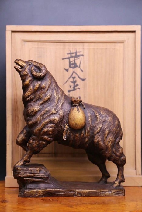 嚴選日本回流西山勇三金工之作《黃金招來》，經年累月養成厚實包漿