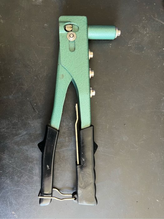 手動 拉鉚槍 鉚釘槍 拉釘機 塑膠 收納襯盤裝 鉚釘 工具二手 中古 出清