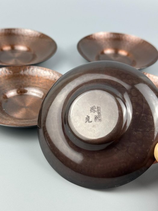 日本茶道茶具銅茶托五只榮美堂燭光釉茶托尺寸：11cm 重量：480g 【展覽