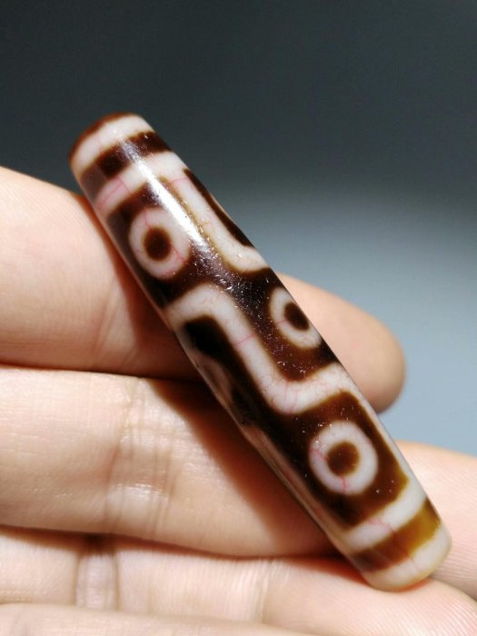 嚴選九眼天珠，血絲龍紋稀世珍藏，舊藏臻品玉化瑩潤，古法雕琢天然風化
