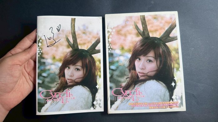 華語二手CD  有簽名 盒裝 附透卡DM+DM  王心凌 Cyndi with U CD+VCD