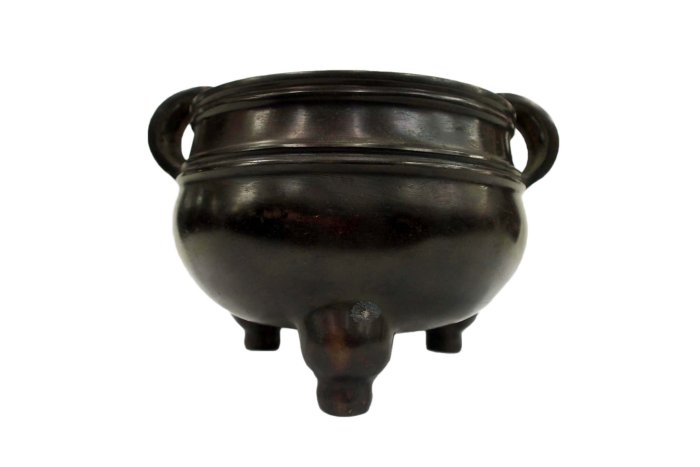 博古珍藏》款玉堂石叟【銅雕雙耳三足銅爐】國際拍賣級．老件文物．佛堂