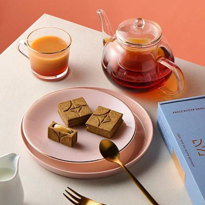 ＊日式雜貨館＊日本代購 press butter sand 開心果櫻桃夾心餅乾 巧克力奶油 伯爵紅茶奶油 草莓巧克力雙味 香橙巧克力雙味 焦糖奶油夾心餅