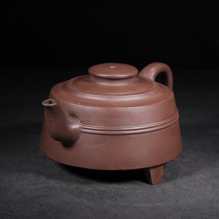 珍藏紫砂壺：三角線圓底款：徐漢棠品尺寸：189cm容量：400cc紫砂分類