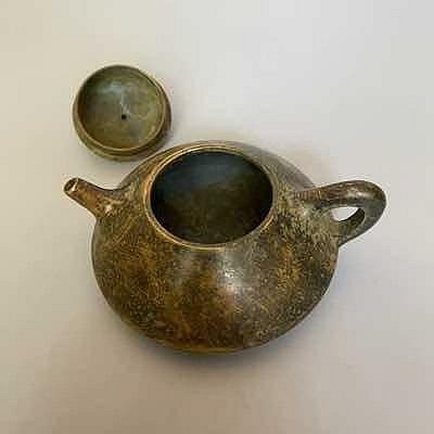 舊藏乾隆年制茶壺擺件古黃銅壺手把壺茶道創意茶寵擺件尺寸見圖示古樸的