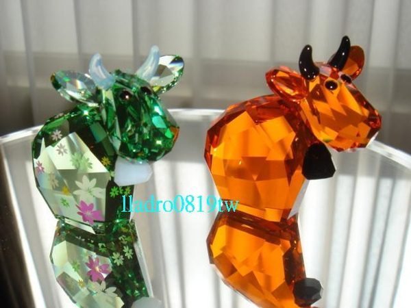 ∼現貨∼)施華洛世奇SWAROVSKI 水晶全新2009年限量款(彩花綠牛)已絕版
