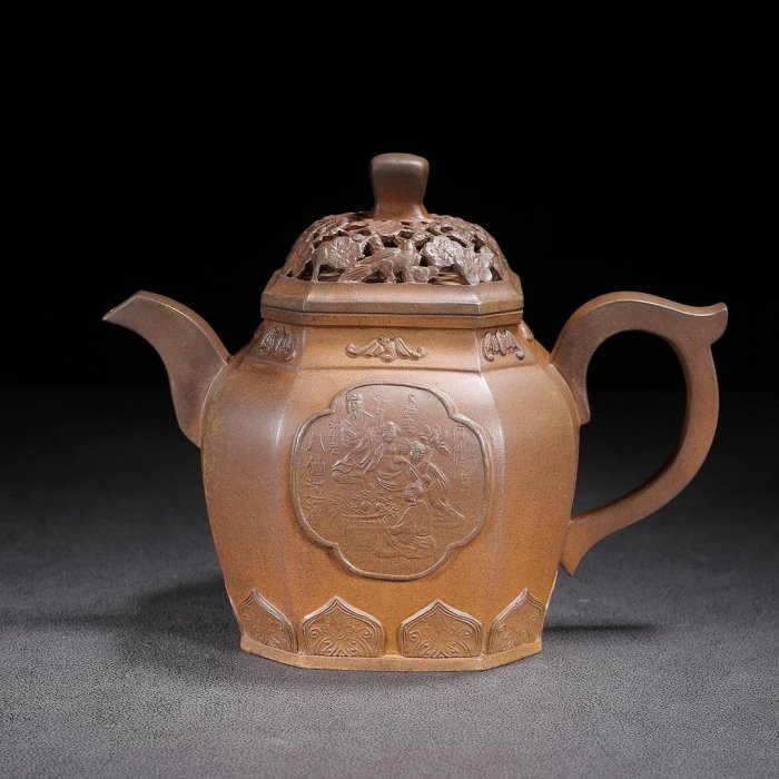 品名：八方印板鏤空（高溫窯變）底款：荊溪華鳳翔40862 尺寸：17/12cm