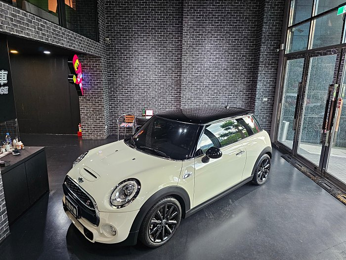 2015 MINI COOPER S F56 三門 僅跑3萬 樂高汽車(保留)