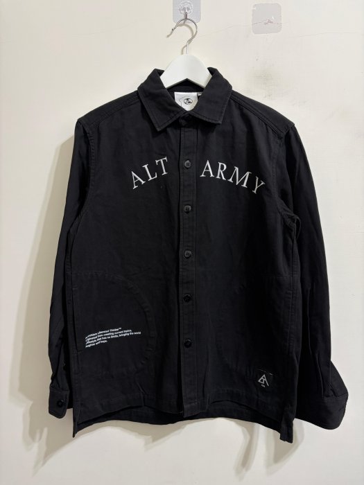 MJS 400元起標 台灣設計品牌 ALT 水洗黑色 軍事元素 電繡字體 寬版 兩側口袋 軍工裝襯衫式外套 S號