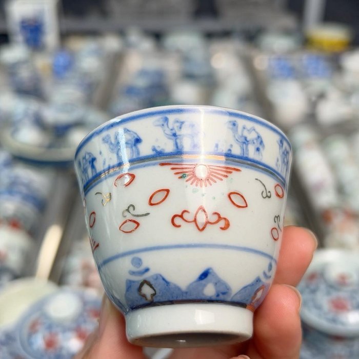 嚴選景德鎮70年代光明瓷廠玩玉青花玲瓏茶杯，容量80cc，適合收藏玩玉