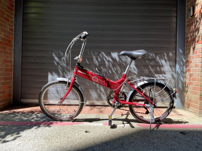 GIANT捷安特只賣$2980元，二手20吋折疊7變速自行車，可購買整套改裝電動輔助腳踏車套件，DIY改裝升級為電動輔助自行車，可購買可攜式鋰電池