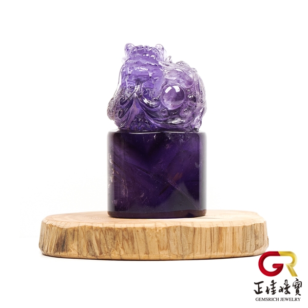 正佳珠寶】紫水晶頂級手工龍雕刻179g 紫水晶雕刻擺件｜崖柏木座| 其他