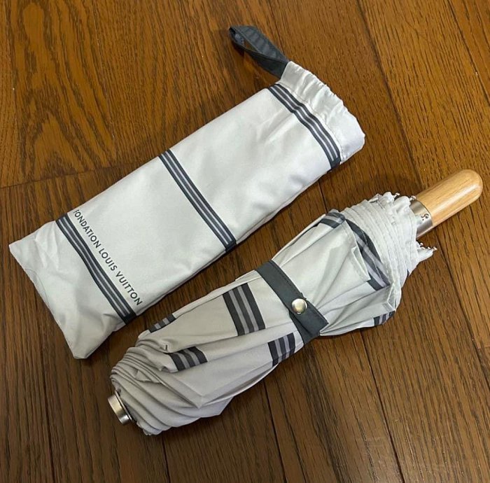 LV/Louis Vuitton Foundation路易威登基金會藝術博物館限量摺疊傘(法國