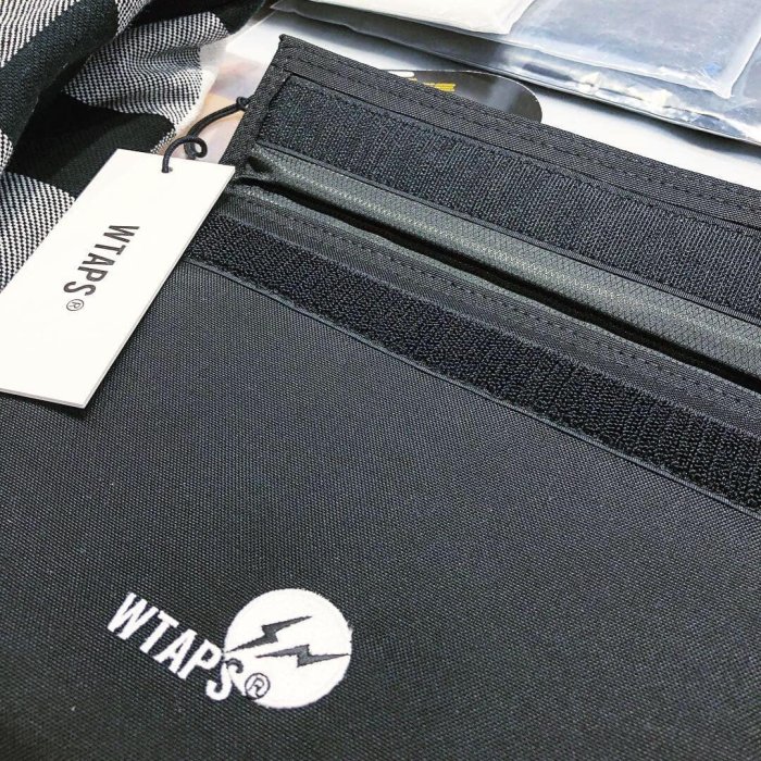 WTAPS X FRAGMENT  bag @ 希望商店】WTAPS x FRAGMENT OTHELLO CHAMBER BAG 便利店手拿包收納包