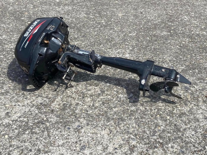 SUZUKI 鈴木 船外機 故障機 零件機 DF2.5 00252F 有壓縮 內部乾淨 6成新
