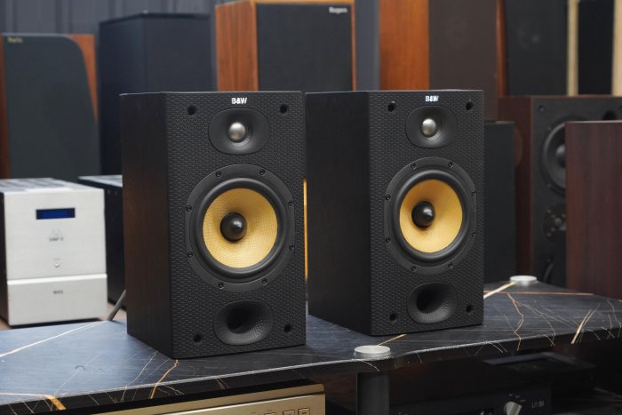 B&W DM601 S3 鸚鵡螺高音導管兩音路中型書架喇叭