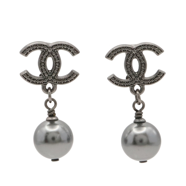 CHANEL 香奈兒 CC 珍珠 垂墜 耳環 鐵灰色 金屬 【二手名牌BRAND OFF】