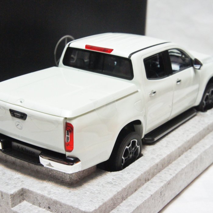 特價現貨】賓士原廠1:18 Norev Mercedes Benz X-Class Pick Up 2017