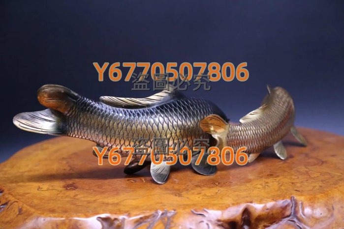 傘置物，古銅製，工藝美術品，高73cm，重4000克。 傘置物，古銅製，工藝美術品，高73cm，重4000克。