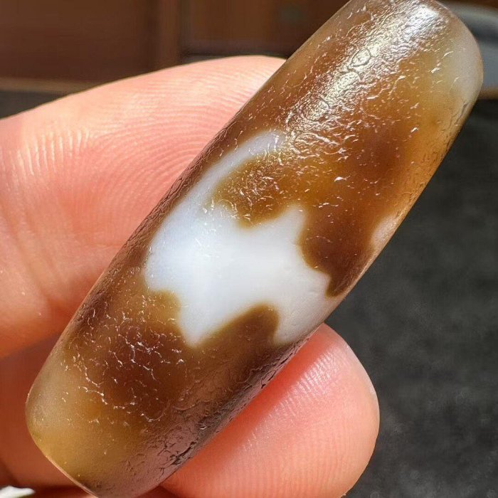 嚴選臺灣工藝小盧精品灰皮福壽天珠，尺寸：37.3x13.4mm，適合收藏家