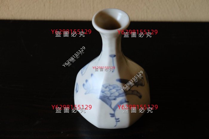 李朝 青白瓷 李朝青花〈染付〉白磁牡丹文壺 朝鮮時代18世紀 高さ13.0×幅16.0