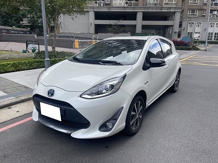 2020 PRIUS C 跑九萬 無事故無泡水 最省油電小車 里程保證LIN