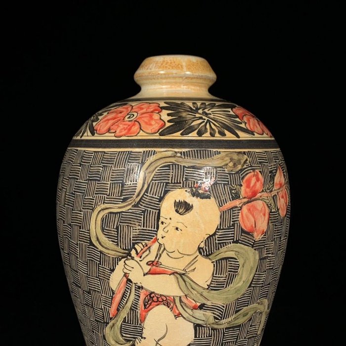 中国古美術・旧蔵宋汝窯・宋真宗御賜款彩繪龍紋梅瓶・彩絵・花瓶・陶磁器・文房置物 宋磁州窯彩繪嬰戲圖梅瓶，高27直徑14cm，260347 瓷器官窯汝窯【古雲