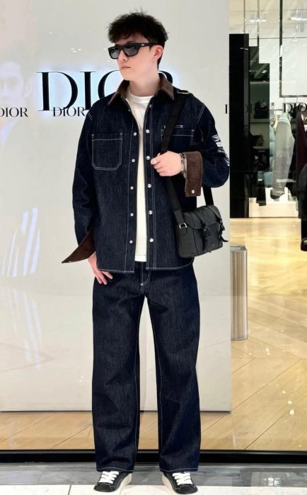 Dior 2024ss新款牛仔夾克外套牛仔褲套裝，來自 dior archives labels 系列，全新演繹經典單品。