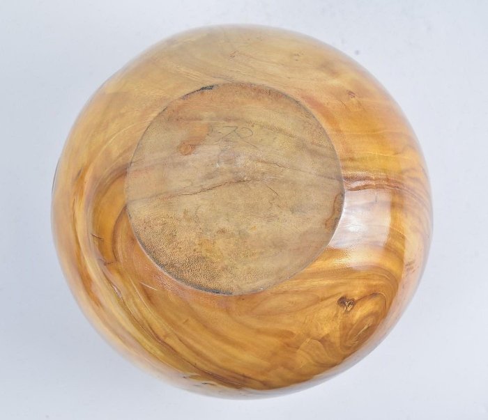福祿壽竹樟木聚寶盆，重約3.6公斤，長24.5cm * 寬24.5cm * 高19.3cm