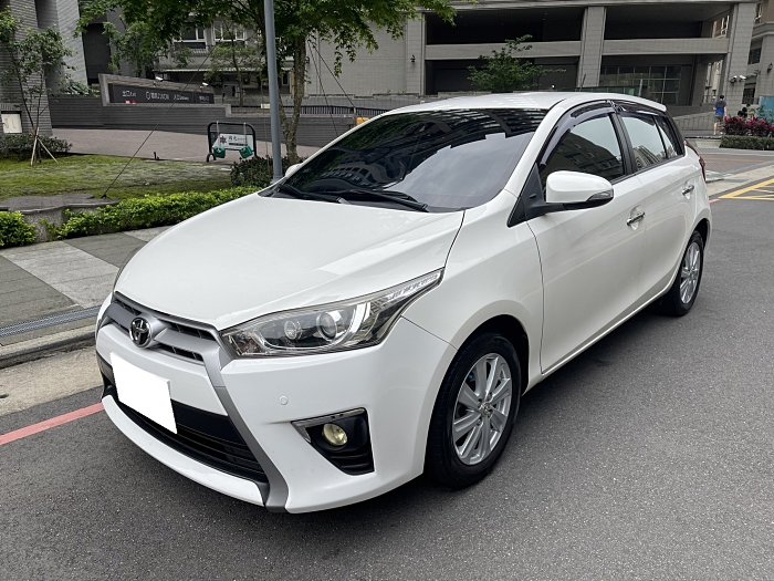 2014 YARIS 跑七萬 有免鑰匙啟動 安卓聯網大螢幕 女用一手車LIN