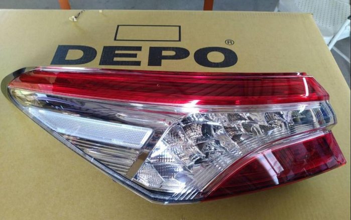 台灣之光車燈  全新 Toyota CAMRY 2.5油電款 18 19 20 21年專用原廠樣式LED紅白 尾燈 後燈